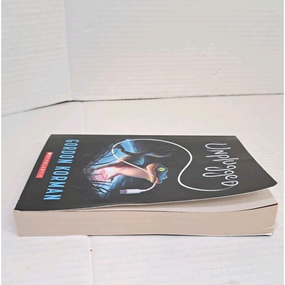 Unplugged - Paperback By Korman, Gordon - GOOD Signed Signature Book Autograph - Picture 4 of 6
